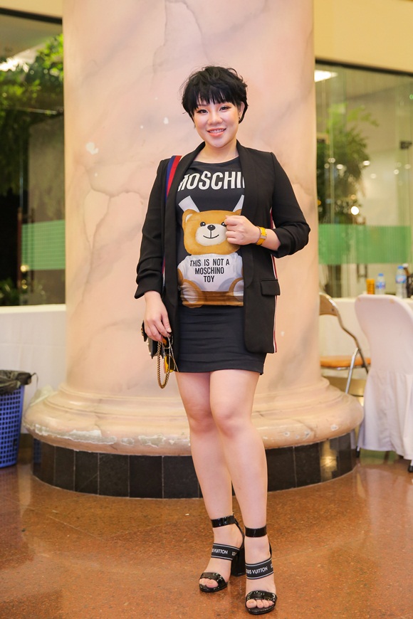 viet-son-thu-huong-sen-vang-dat-viet-8