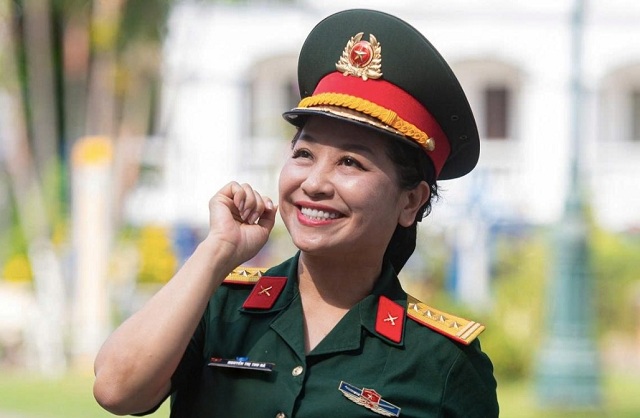 nu-nsnd-mang-ham-dai-ta-co-bang-tien-si-hien-la-giam-doc-nha-hat