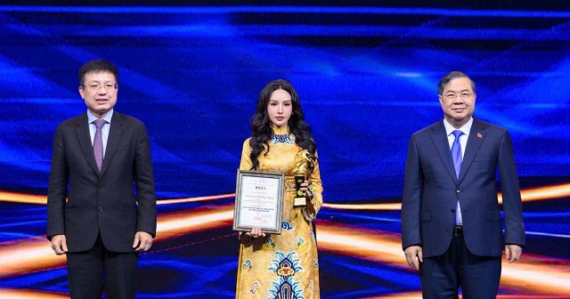 pho-chu-tich-kn-holdings-vao-top-20-doanh-nhan-tieu-bieu-nhan-cup-thanh-giong