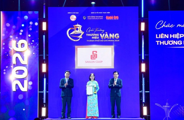 saigon-coop-nhan-cu-dup-giai-thuong-cua-tphcm-trong-nam-coopmart-tron-30-tuoi