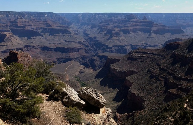 my-tang-phi-tham-quan-cong-vien-quoc-gia-nham-vao-khach-du-lich-quoc-te