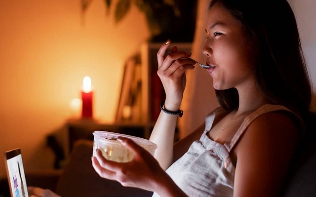 an-khuya-cho-do-doi-nhung-sao-sang-day-met-va-them-an-hon