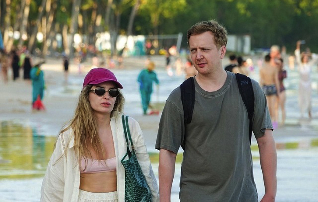 bai-bien-cau-hon-va-khu-grand-world-phu-quoc-dong-nghet-khach-quoc-te