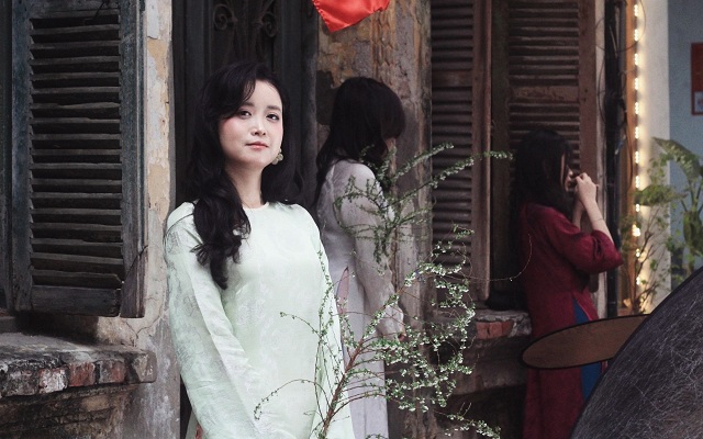 can-nha-phap-co-tai-ha-noi-bong-dung-hot-mua-chup-anh-ao-dai-tet