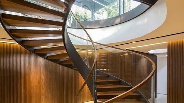 cau-thang-xuong-ca-duoc-nhieu-gia-dinh-nha-pho-lua-chon-vi-sao