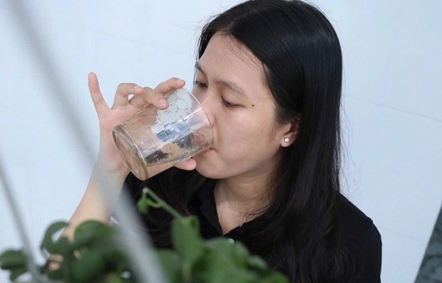 ngoi-may-lanh-it-uong-nuoc-than-qua-tai-do-phai-lam-viec-ap-luc-cao