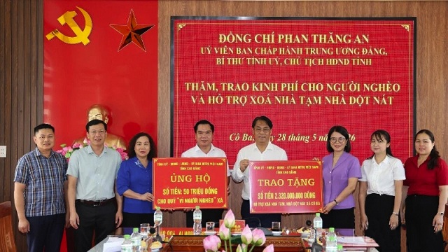ho-tro-gan-16-ty-dong-cham-lo-ho-ngheo-o-12-xa-kho-khan-cua-cao-bang