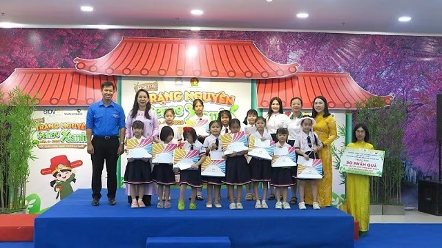 can-tho-nhieu-hoat-dong-thanh-nien-tinh-nguyen-ho-tro-dan-huong-ve-co-so