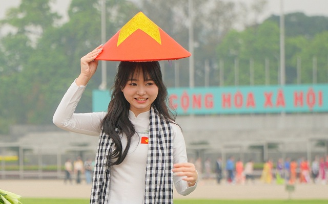 6-thang-dau-nam-hon-15-trieu-luot-khach-den-ha-noi-vui-choi