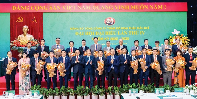 tap-doan-petrovietnam-khat-vong-vuon-minh-tu-nhung-dai-hoi