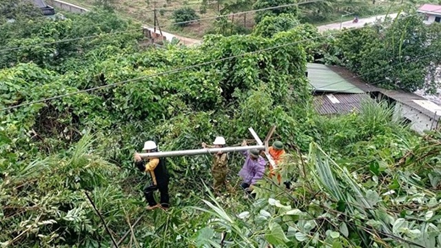 evnnpc-chu-dong-nguon-luc-tang-toc-khoi-phuc-dien-o-cac-vung-anh-huong-bao-so-4