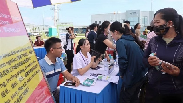hon-7200-lao-dong-o-nghe-an-duoc-huong-tro-cap-that-nghiep-trong-6-thang-dau-nam