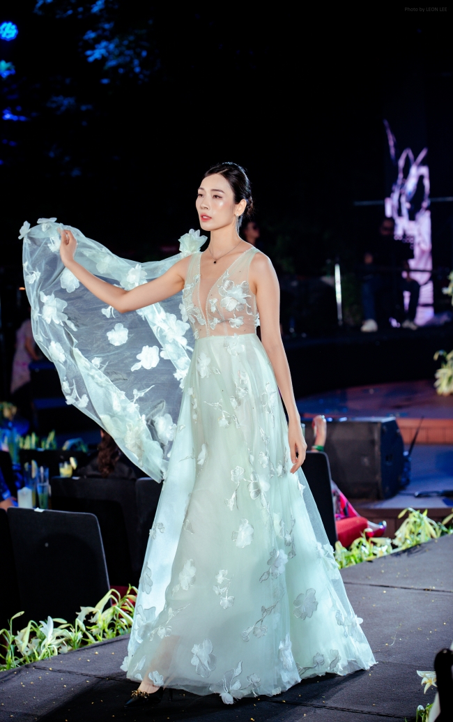 tuan-le-hoa-bach-hop-thuong-hieu-giang-kyo-fashion-ra-mat-bst-bong-benh-tai-tuan-le-hoa-bach-hop-2024-KETNOIDOANHNHAN-