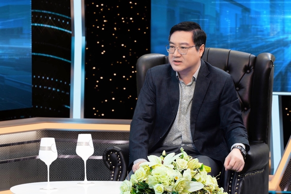 kien-truc-su-nguyen-thu-phong-kndn