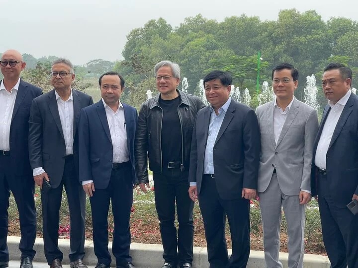 ceo-nvidia-jensen-huang-chung-toi-du-dinh-thanh-lap-phap-nhan-tai-viet-nam-kndn