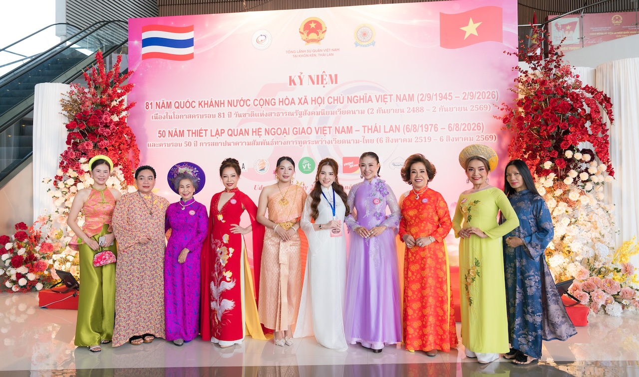 Quynh-Trang-chi-hoi-ao-dai-tai-Thai-lan-12c