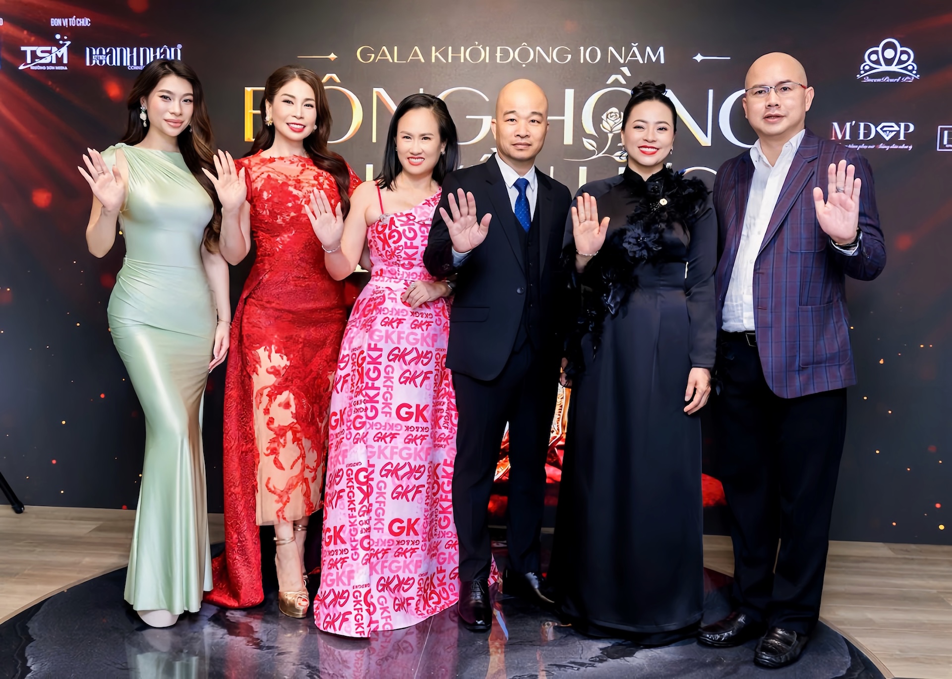 Jessica-ly-con-gai-ly-huong-1b