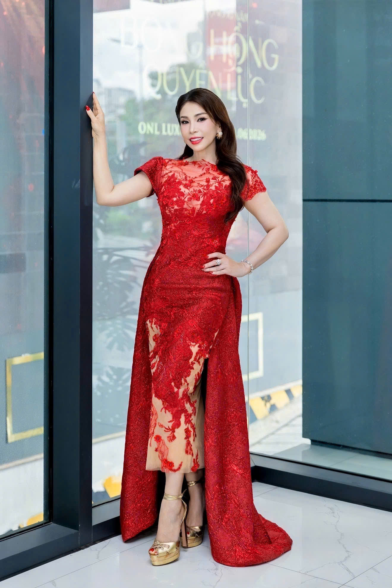 Jessica-ly-con-gai-ly-huong-3a