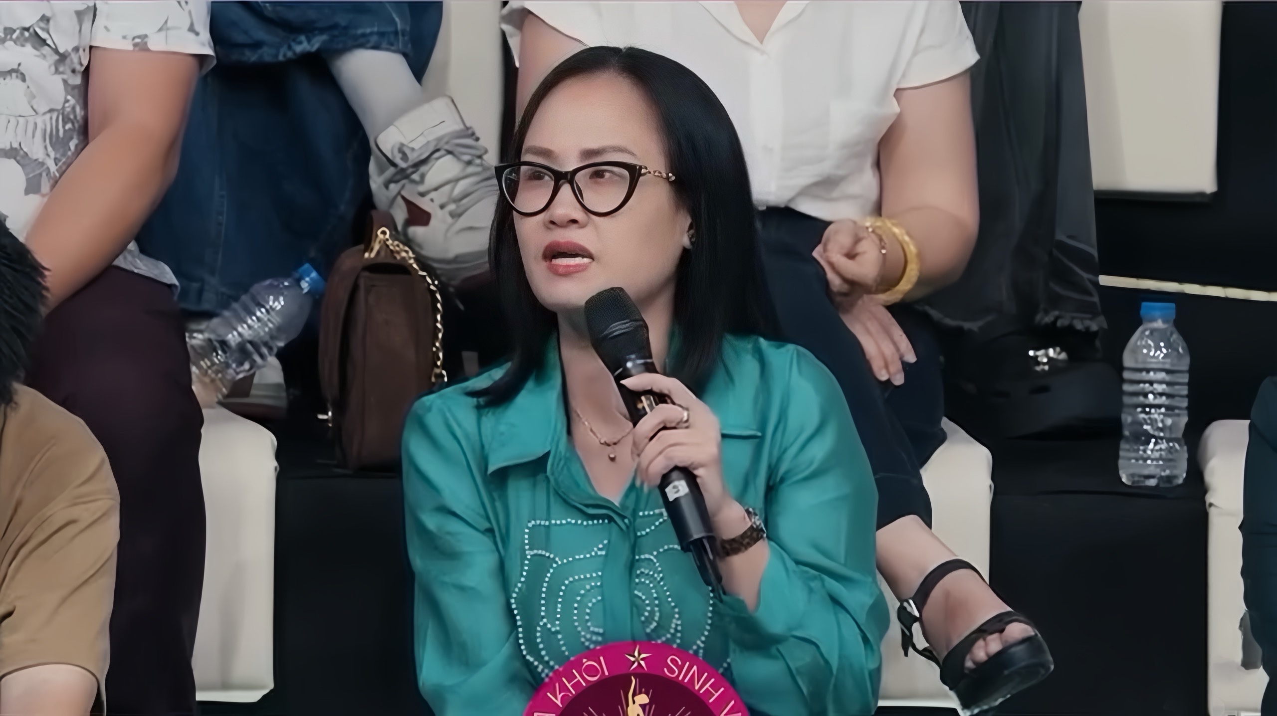 nha-bao-minh-thuy-27-5